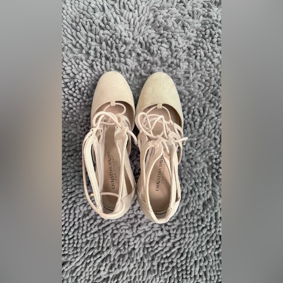 Christian Siriano heels. Tan suede. Size 8.5. - Picture 3 of 4